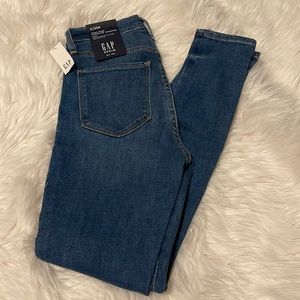 Gap High Rise Favorite Jegging